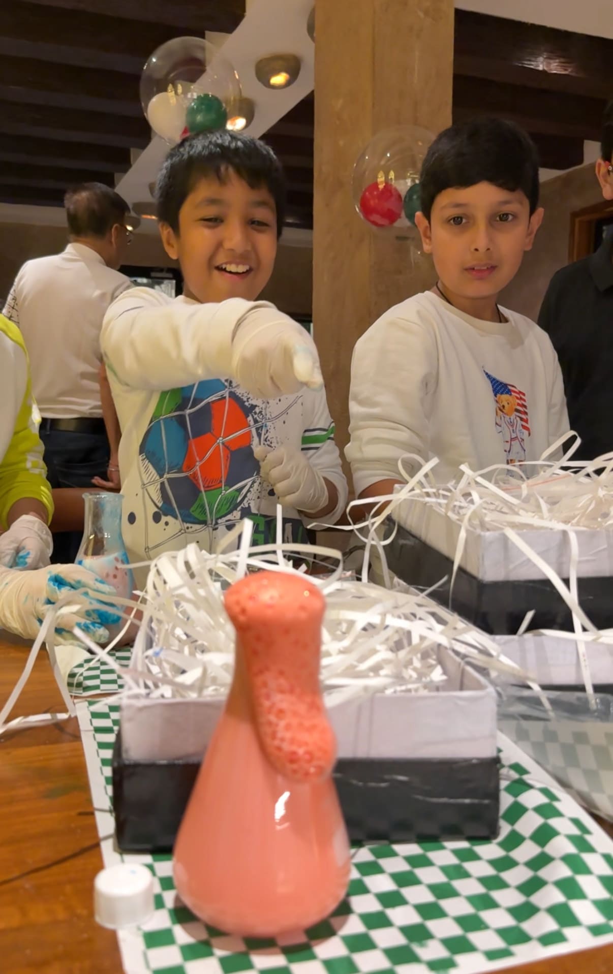 Hands-on experiment station